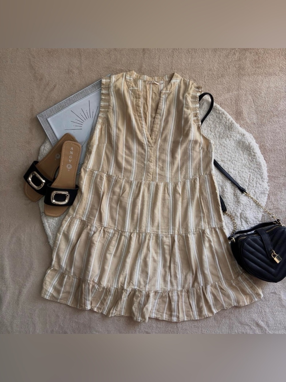 Mi Ami for Francesca’s Beige Striped Tiered Babydoll Mini Dress Size Large NWT